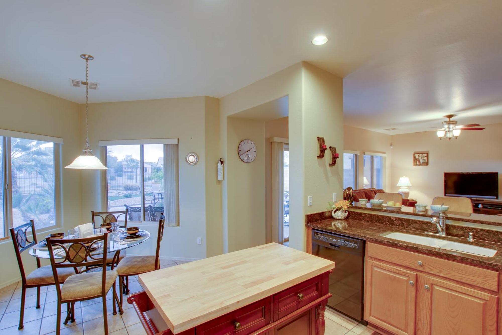 San Tan Mountain Escape With Patio And Pool Access! Villa Magma Exteriör bild